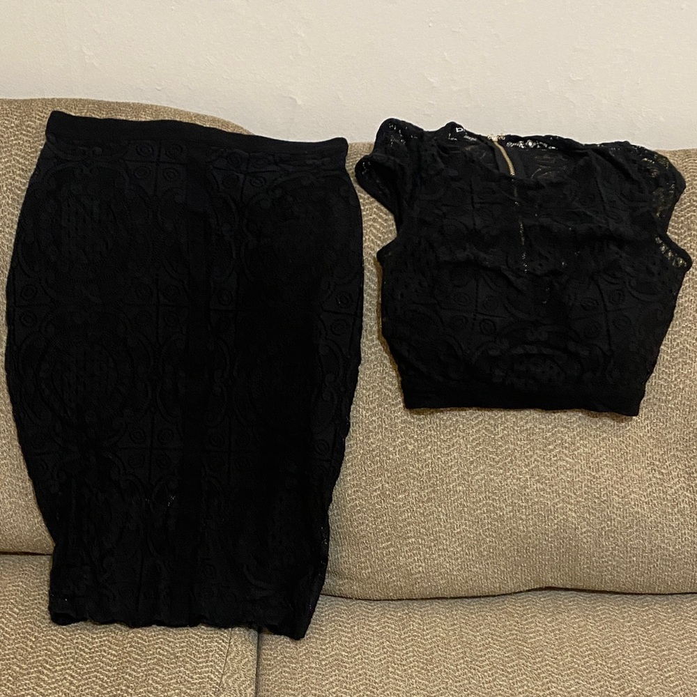 bebe Black Patterned Crop Top - Picture 2 of 6